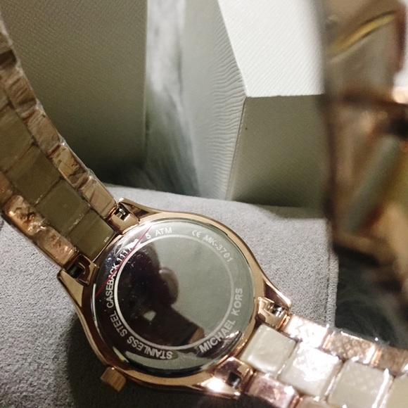 New Michael Kors Slim Runway Watch - Picture 3 of 8